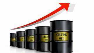 النفط يرتفع بفعل عقوبات فنزويلا وإيران وتخفيضات أوبك