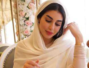 ياسمين صبري تظهر بالحجاب والعباءة أثناء تواجدها في السعودية