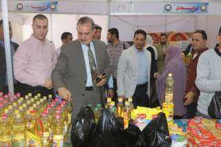 محافظ كفر الشيخ يتفقد معرض ”أهلًا رمضان” بميدان الـ 47 لمتابعة موقف توافر السلع الغذائية