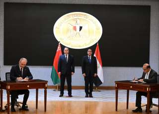مصر توقع اتفاق تعاون مع بيلاروسيا لتعزيز مشاركة المستثمرين بسوق الأوراق المالية