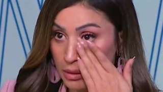 بالفيديو - دينا الشربيني تنهار من البكاء أثناء حديثها عن والدها