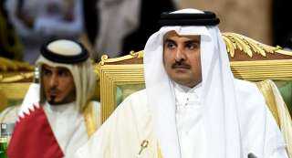 أمير قطر يغادر القمة العربية أثناء افتتاحها