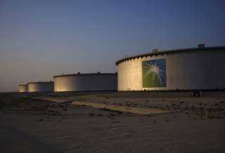 السعودية ترفع أسعار شحناتها من النفط لآسيا لشهر مايو