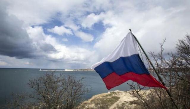 موسكو غاضبة مما وصفته بـ"اختراق" بريطاني لمياهها الإقليمية