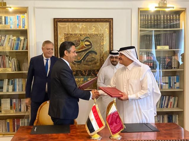 الدكتور شريف فاروق رئيس البريد المصري بعد توقيع اتفاقتي التعاون مع البريد القطري