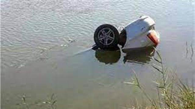 سقوط سيارة في النيل
