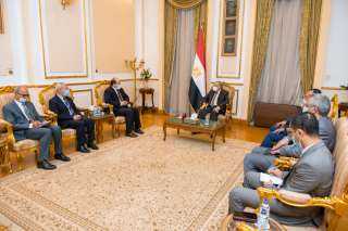 ”مرسى” يستقبل ”سفير مصر بجمهورية النيجر”  لبحث التعاون الثنائى بين البلدين