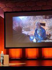 ” د.حواس” يلقي محاضرة بمتحف  هيوستن” بامريكا عن الإكتشافات   الأثرية الأخيرة بالاقصر
