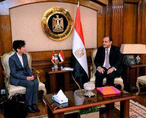 وزير الصناعة يلتقى السفيرة السويسرية بالقاهرة لبحث التعاون الاقتصادى المشترك
