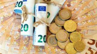 اليورو بـ 33.37 جنيهاً.. أسعار العملات بالبنوك اليوم الاثنين 27 مارس 2023