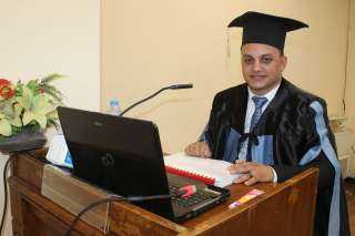 بالصور .. د.احمد صابر يحصل على درجة الماجستير بتقدير ممتاز فى الجغرافيا الزراعية