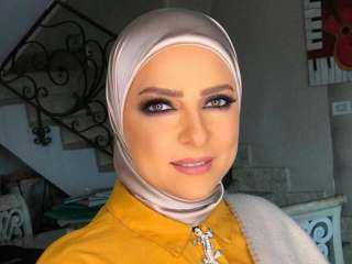 دعاء فاروق تهاجم بسنت النبراوي بعد تصريحاتها عن زواج ”المساكنة”
