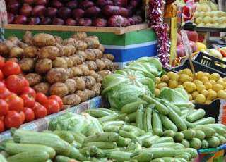أسعار الخضراوات اليوم السبت 23-9-2023 في سوق العبور.. تراجع الطماطم والبصل
