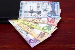 سعر الريال السعودي والدينار الكويتي بالبنوك اليوم الاثنين 25-9-2023
