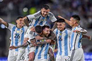 سكالوني يعلن قائمة المنتخب الأرجنتيني لمباراتي أوروجواي والبرازيل