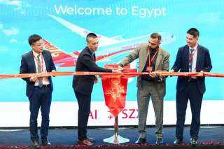 هاينان الصينية للطيران تُدشن أولى رحلاتها من مدينة شينزن للقاهرة بالتعاون مع مجموعة NSAS