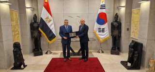 ”ربيع” يبحث مع السفير المصري بكوريا الجنوبية سبل تعزيز التعاون في الصناعات البحرية والخدمات اللوجيستية