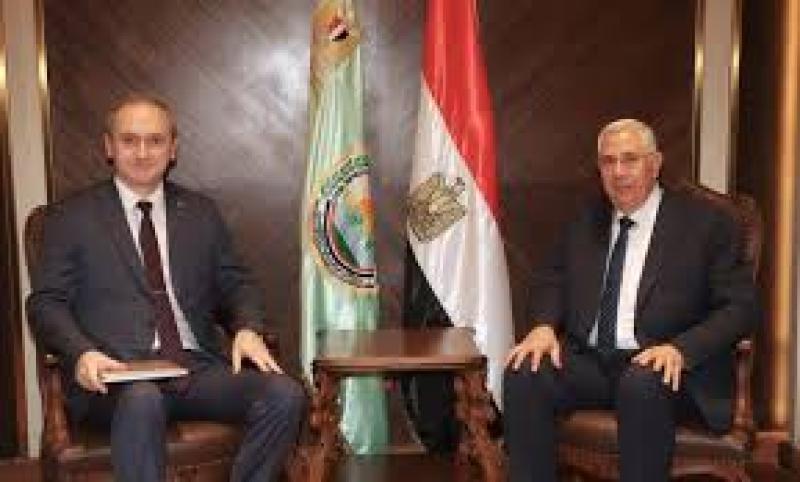 وزير الزراعة يستقبل سفير بيلاروسيا  بالقاهرة 